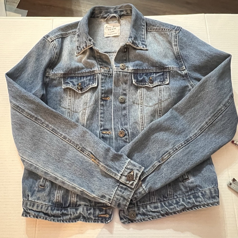 Love Tree Women Classic Light Blue Jean Denim Jacket with pockets size Large - Picture 1 of 10